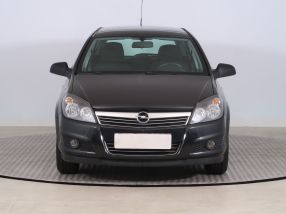Opel Astra - 2012
