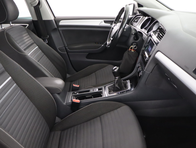 Volkswagen Golf, 2015