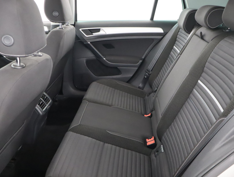 Volkswagen Golf, 2015