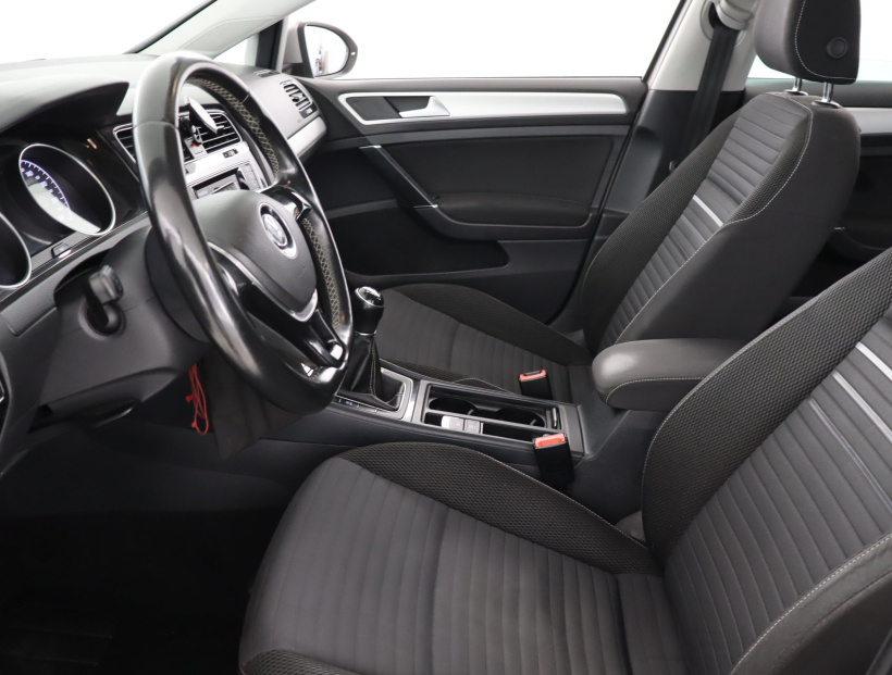Volkswagen Golf, 2015