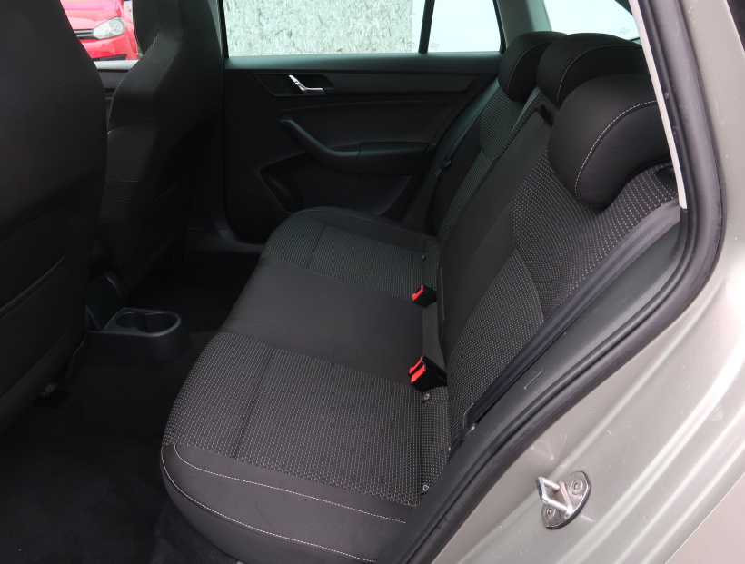 Škoda Rapid Spaceback, 2014