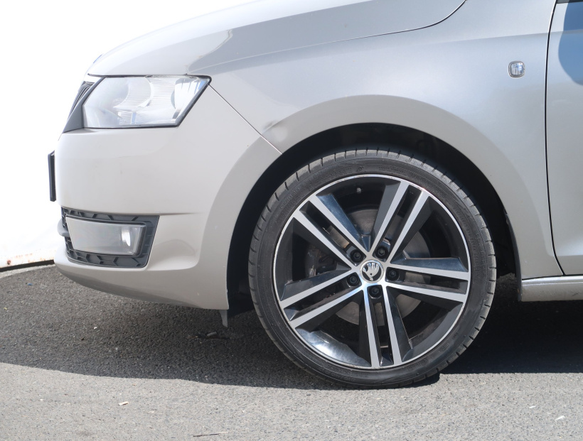 Škoda Rapid Spaceback, 2014