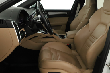 Porsche Cayenne - 2022