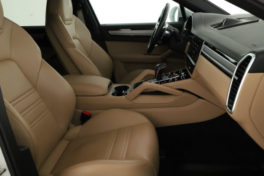 Porsche Cayenne - 2022