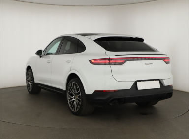 Porsche Cayenne - 2022