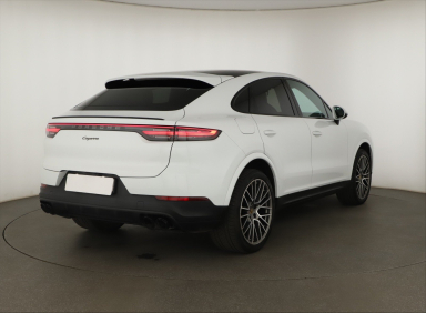 Porsche Cayenne - 2022