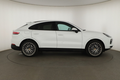 Porsche Cayenne - 2022