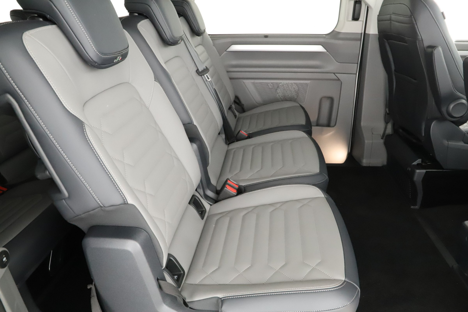 Volkswagen Caravelle - 2025