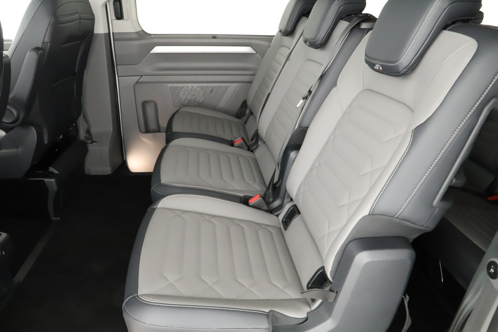 Volkswagen Caravelle - 2025