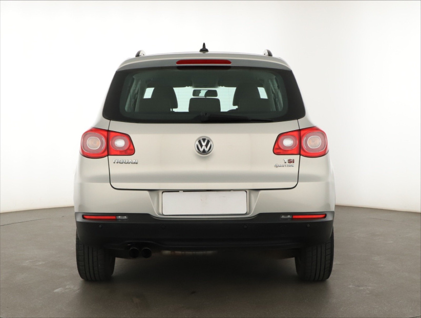 Volkswagen Tiguan, 2010