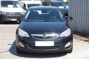 Opel Astra - 2011