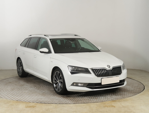 Škoda Superb 2016