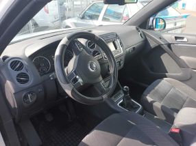 Volkswagen Tiguan - 2012