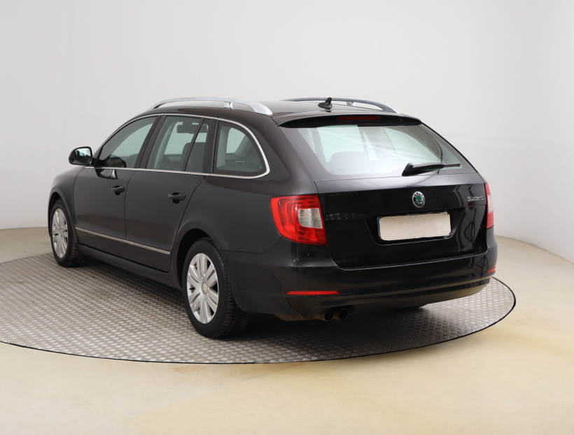 Škoda Superb, 2010