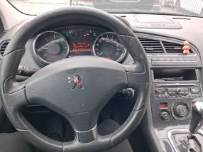 Peugeot 5008 - 2011