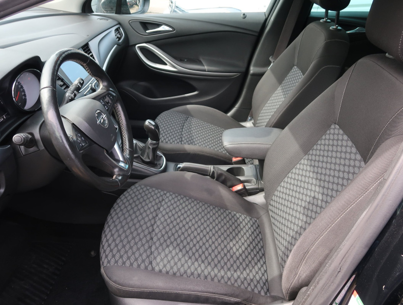 Opel Astra, 2019