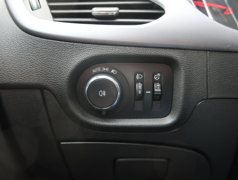 Opel Astra, 2019
