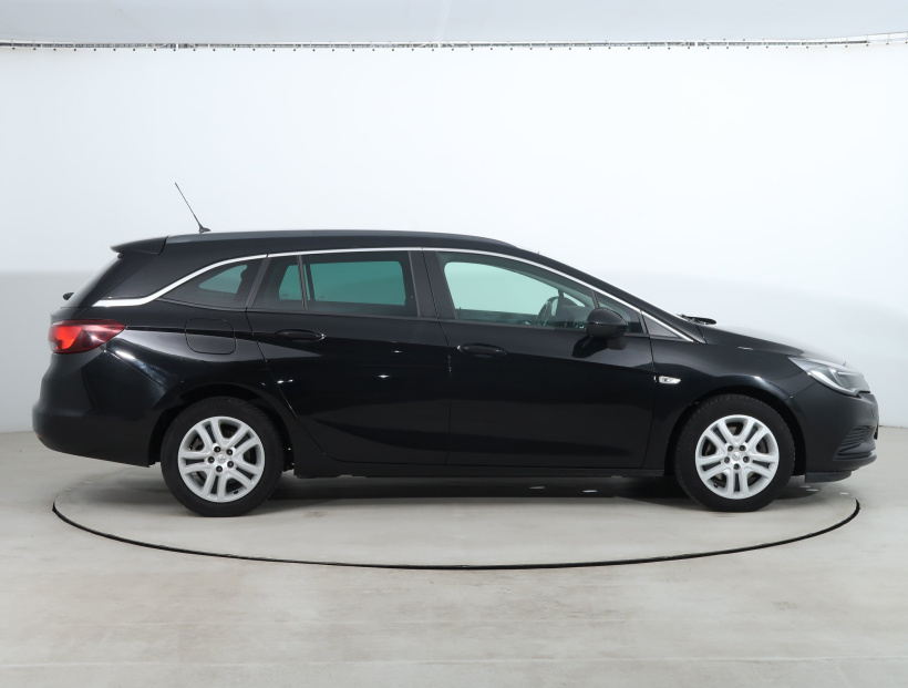 Opel Astra, 2019