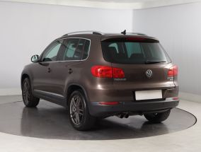 Volkswagen Tiguan - 2012