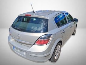 Opel Astra - 2010