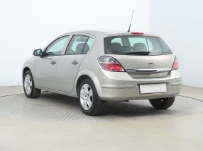 Opel Astra - 2010