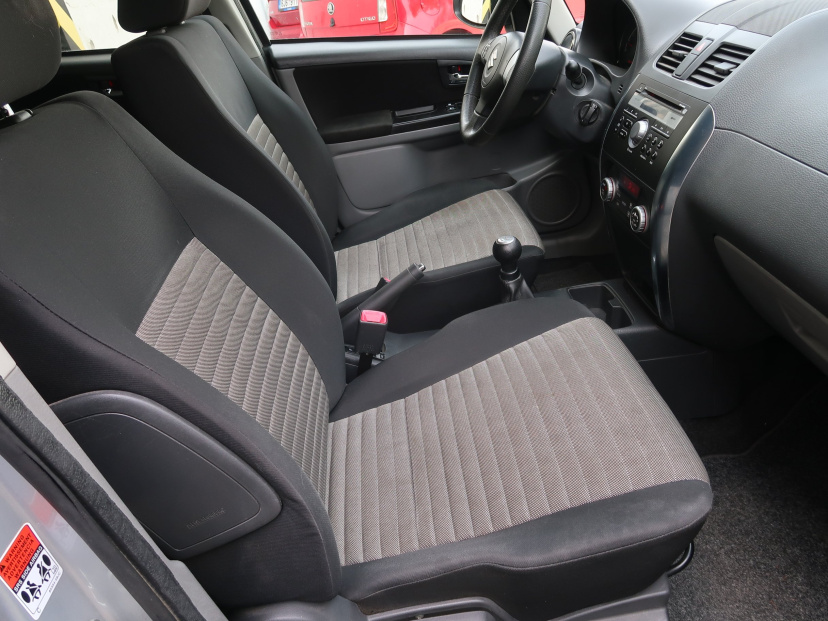 Suzuki SX4, 2010