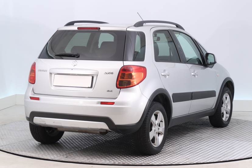 Suzuki SX4, 2010