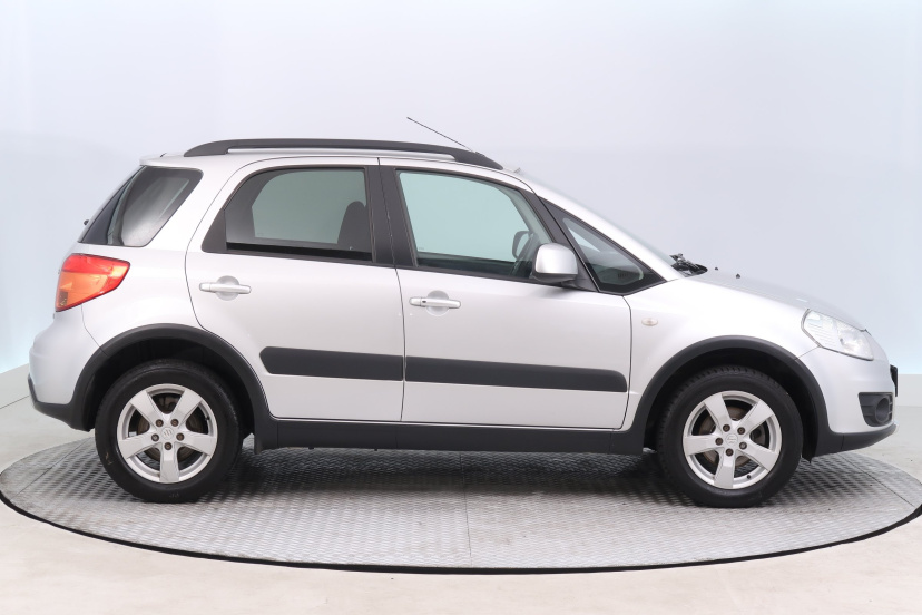 Suzuki SX4, 2010