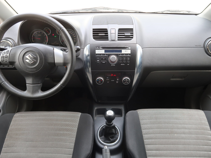 Suzuki SX4, 2010