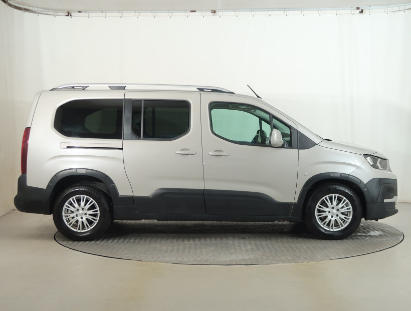 Peugeot Rifter, 2020