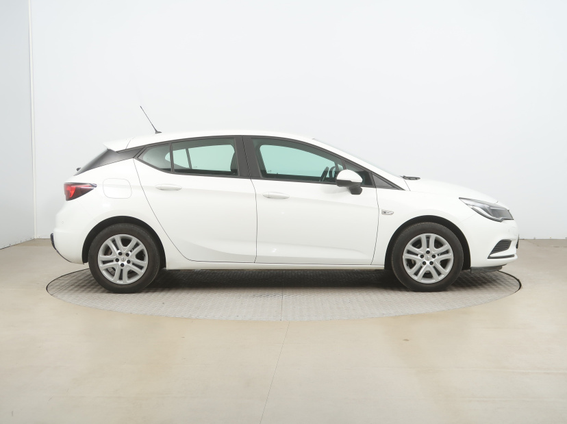 Opel Astra, 2017