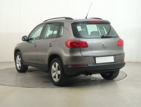 Volkswagen Tiguan - 2011