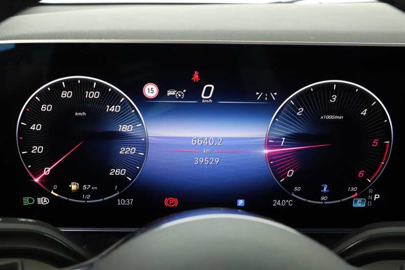 Mercedes-Benz V, 2025
