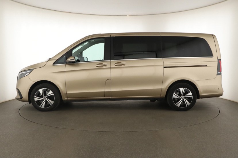 Mercedes-Benz V, 2025