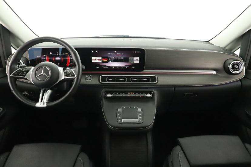 Mercedes-Benz V, 2025