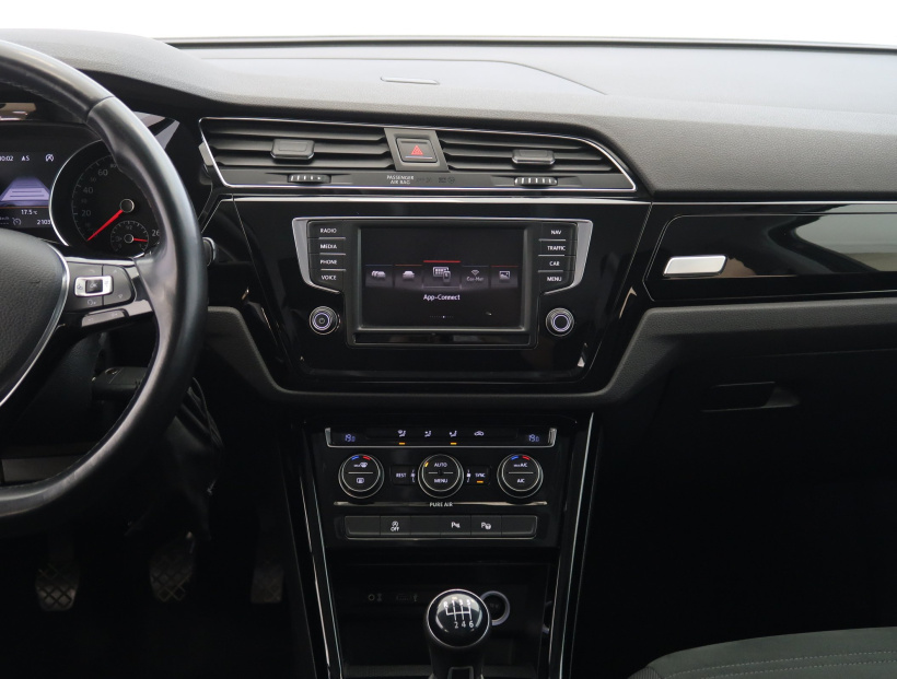 Volkswagen Touran, 2016