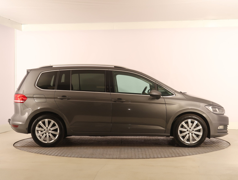 Volkswagen Touran, 2016