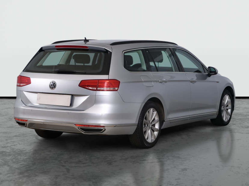 Volkswagen Passat, 2015