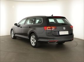 Volkswagen Passat - 2020
