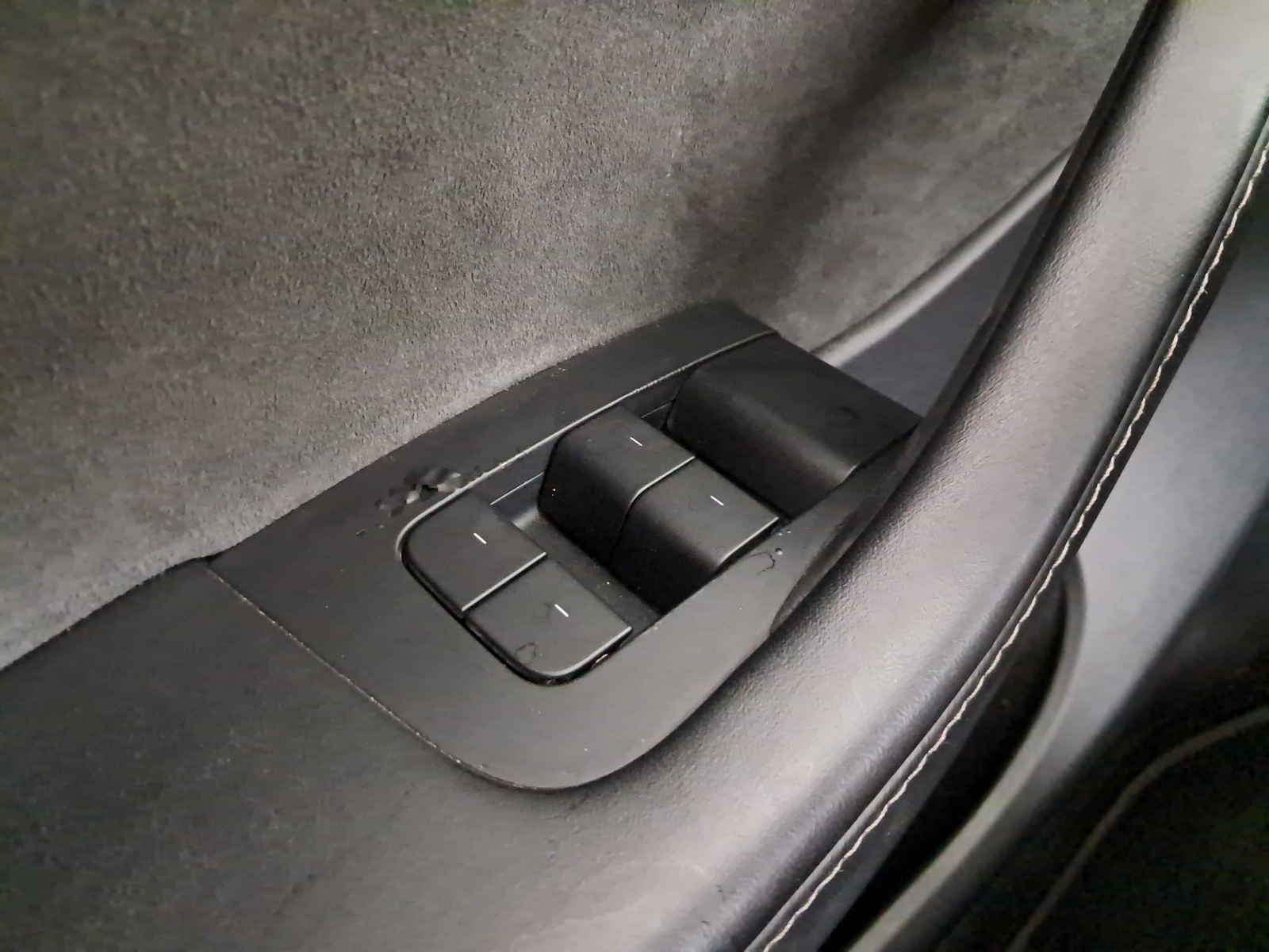 Tesla Model Y Long Range AWD – fotografie 28