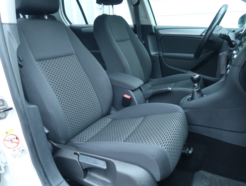 Volkswagen Golf, 2011