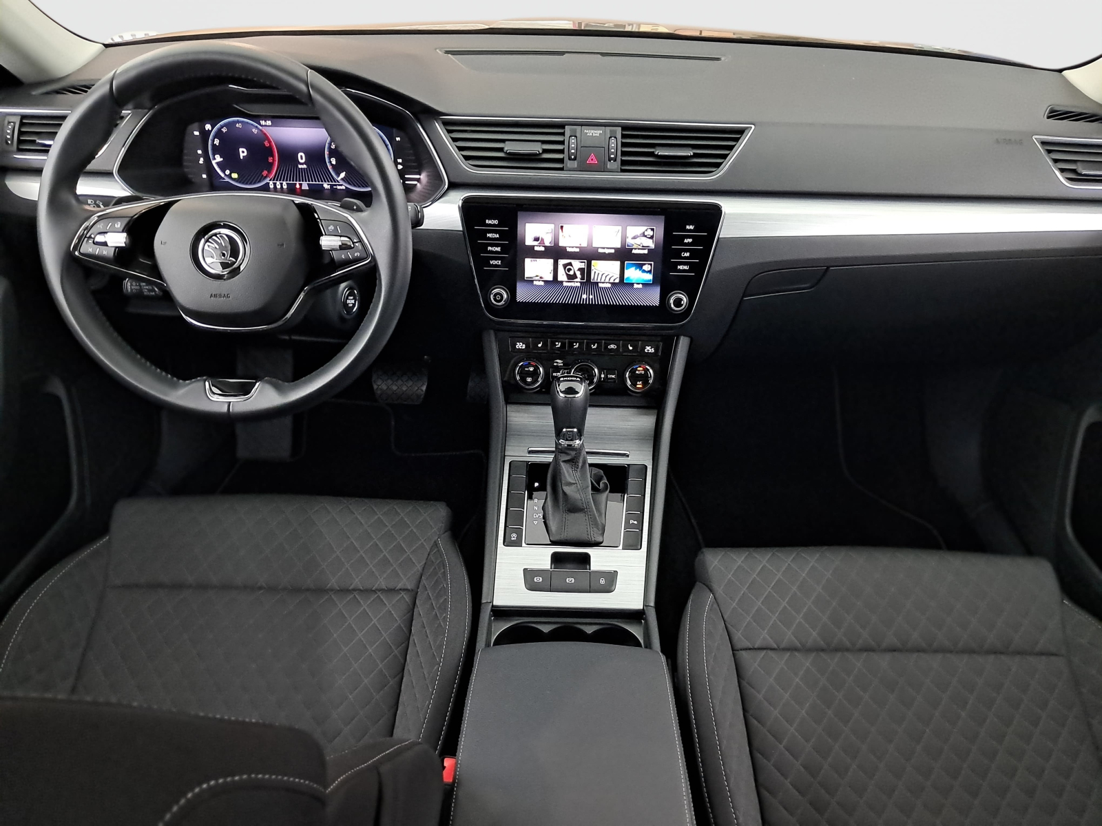 Škoda Superb - 2024