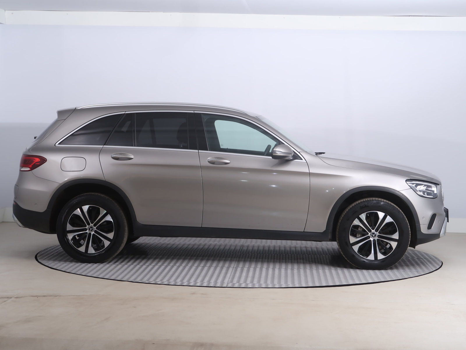 Mercedes-Benz GLC - 2022