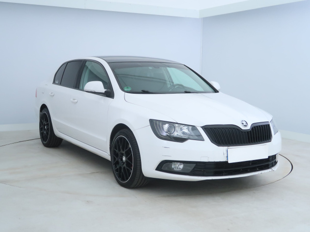 Škoda Superb 2014
