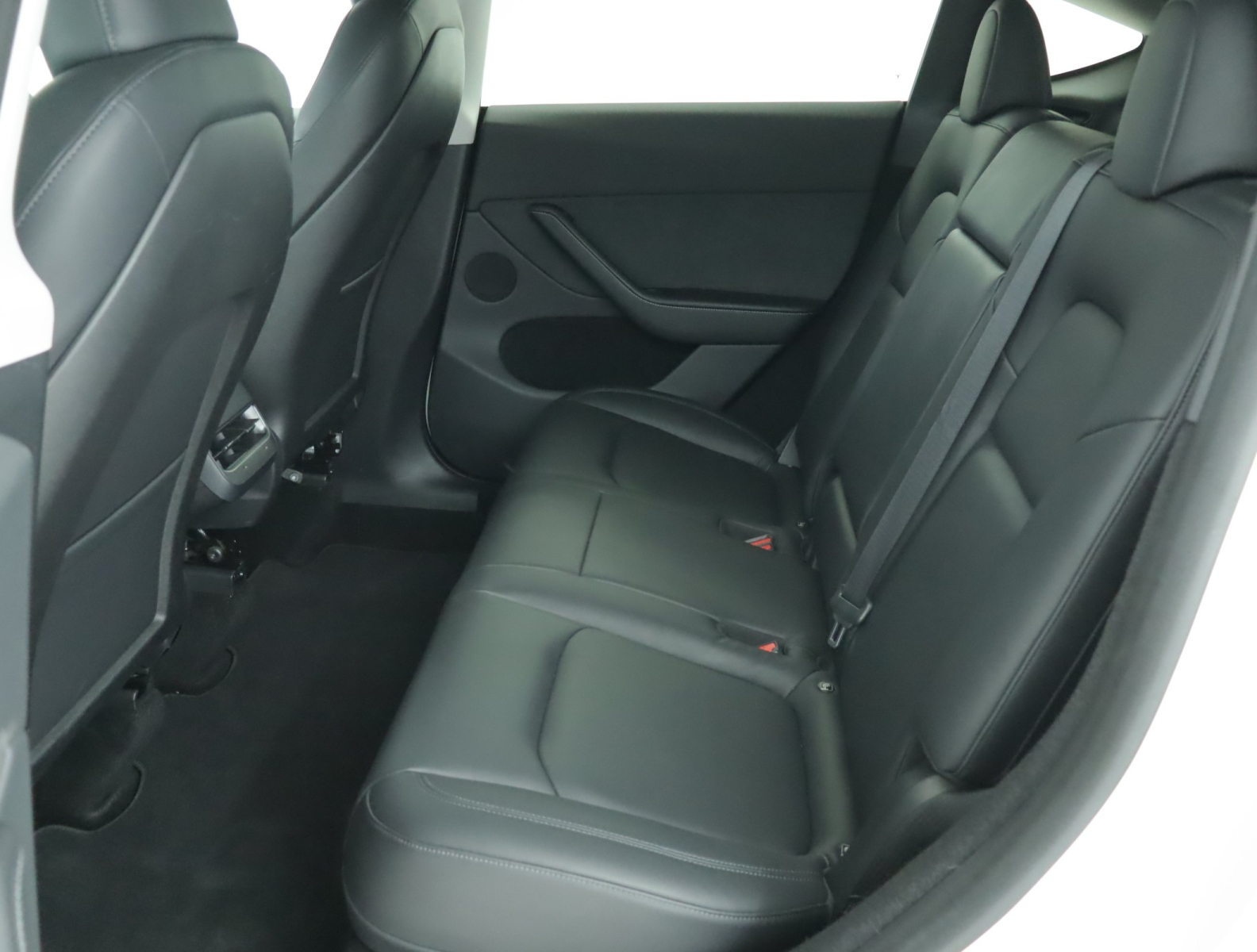 Tesla Model Y - 2023