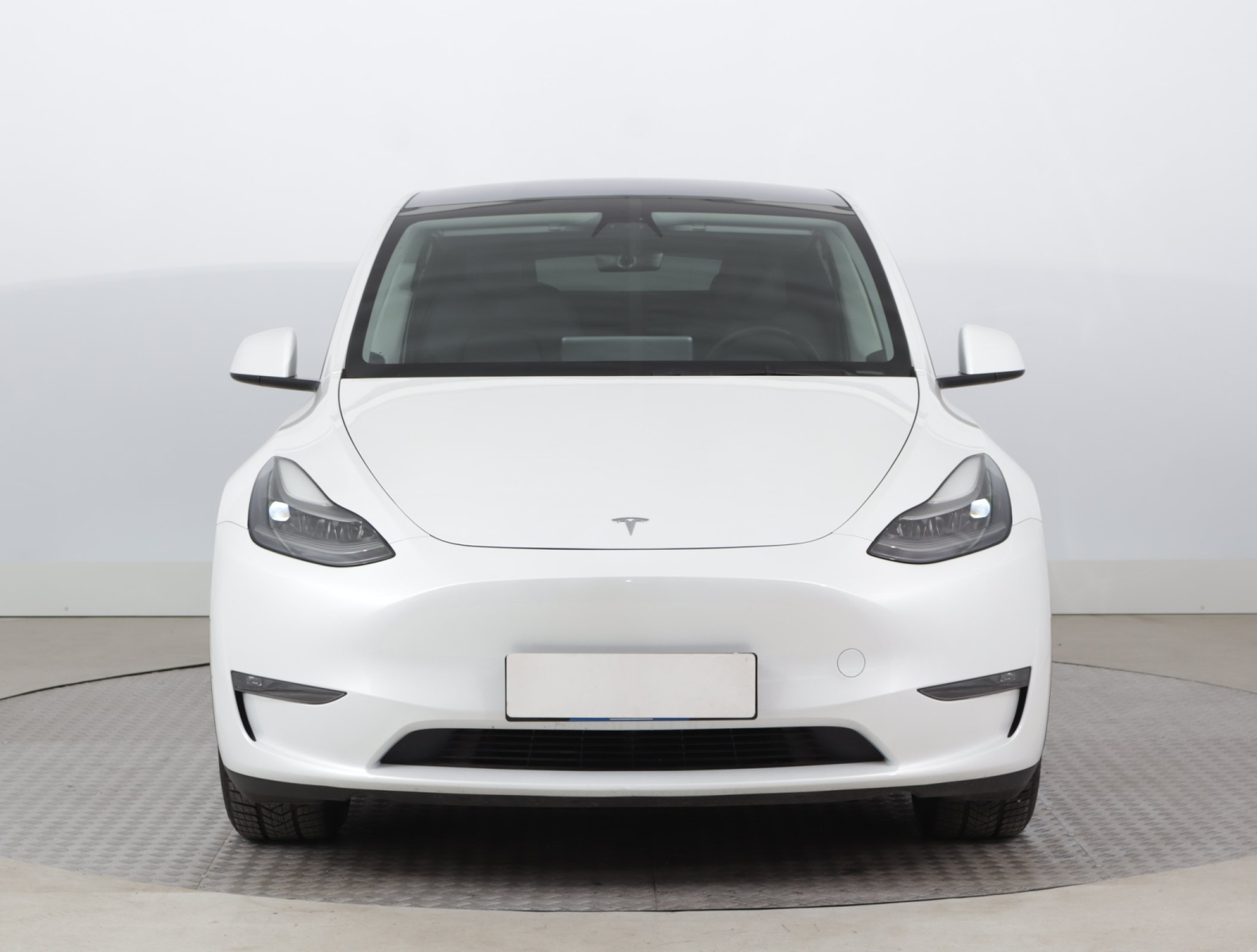 Tesla Model Y - 2023