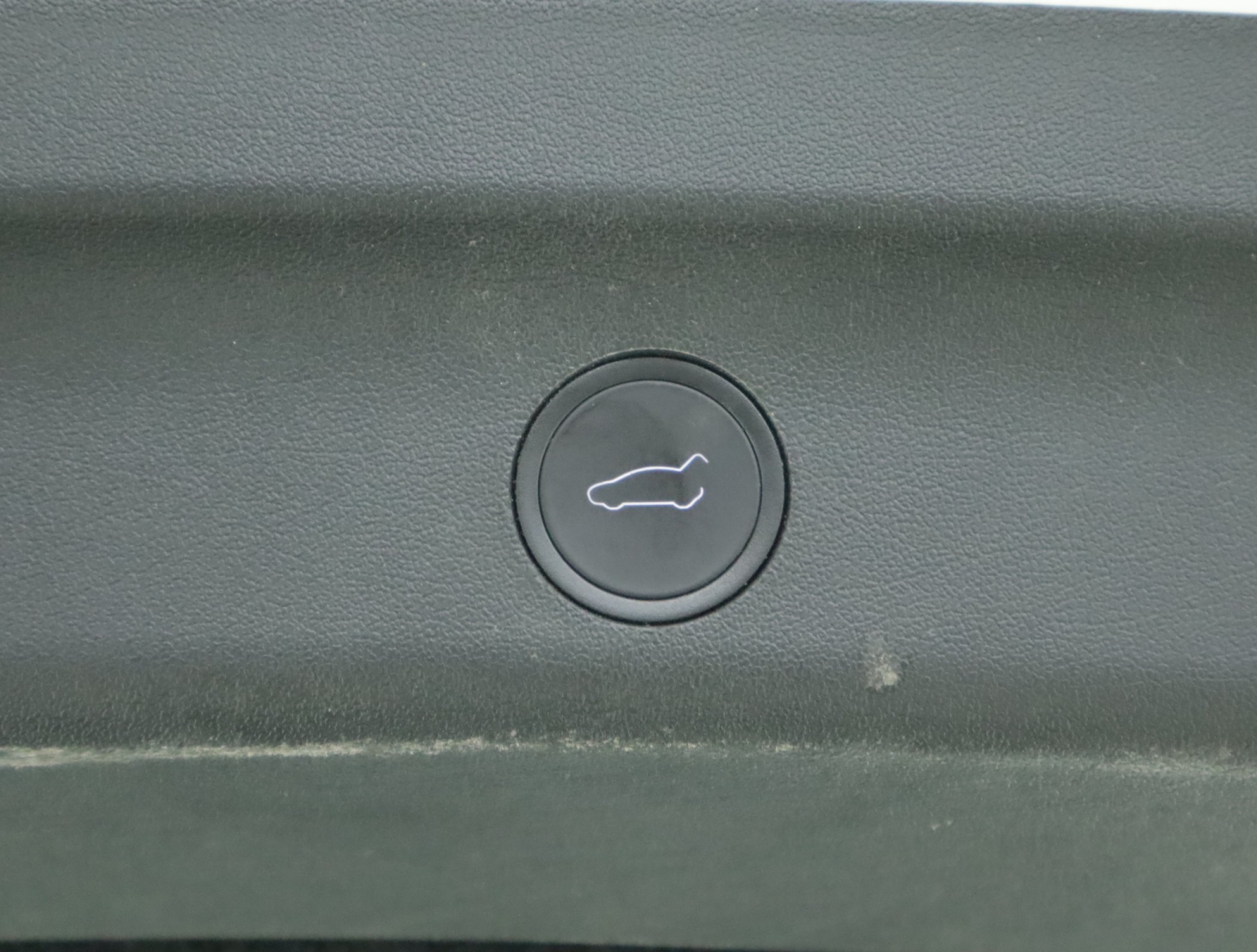 Tesla Model Y - 2023