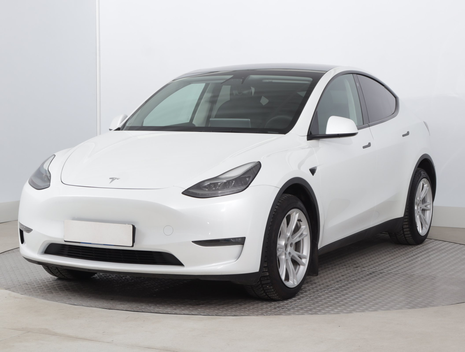 Tesla Model Y - 2023