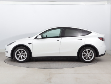 Tesla Model Y - 2023