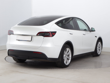 Tesla Model Y - 2023